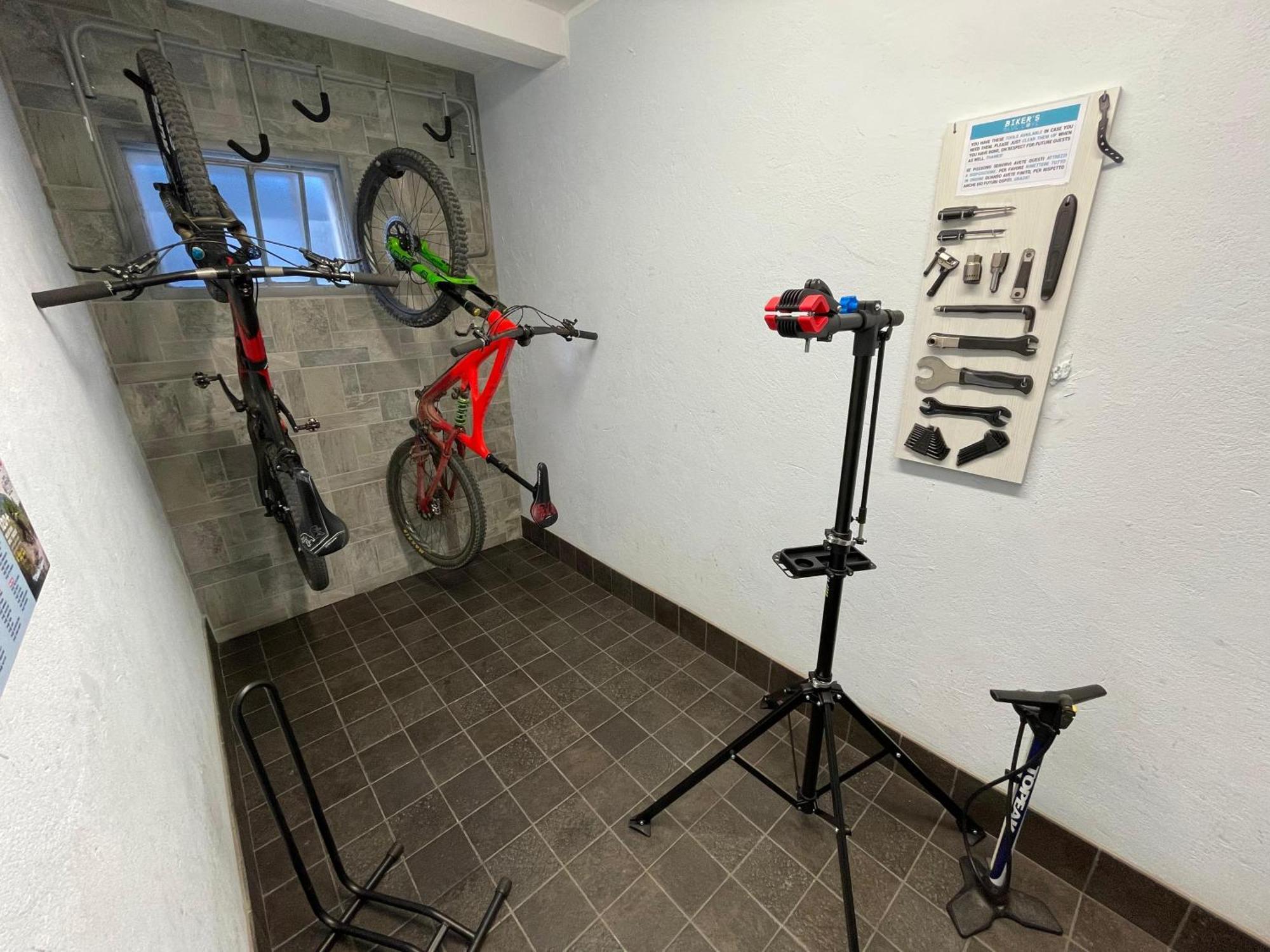 Biker'S Blue Cove Appartement Finale Ligure Buitenkant foto